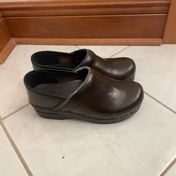Dansko Brown Leather Clogs Comfort Casual Career Professional Orthopedic SZ 38 - Picture 15 of 15